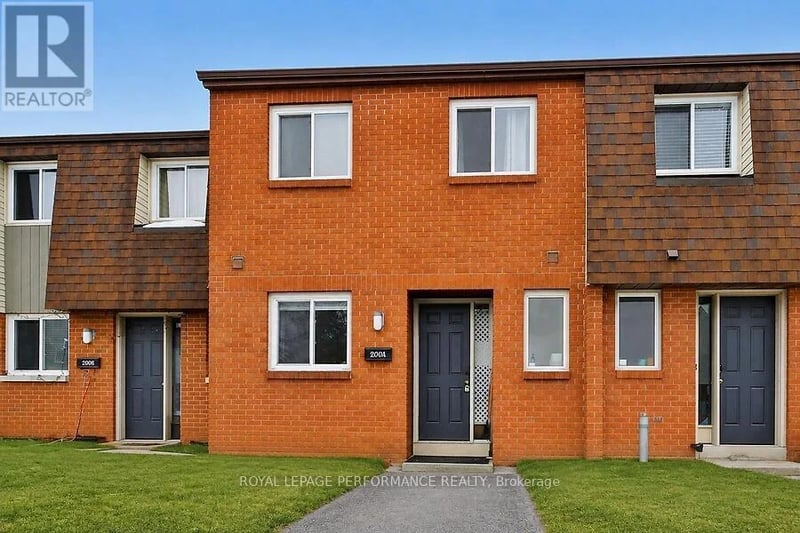 3064 Olympic Way, Ottawa, Ontario, K1T1Y6, Ottawa, Ontario — photo 1 of 5