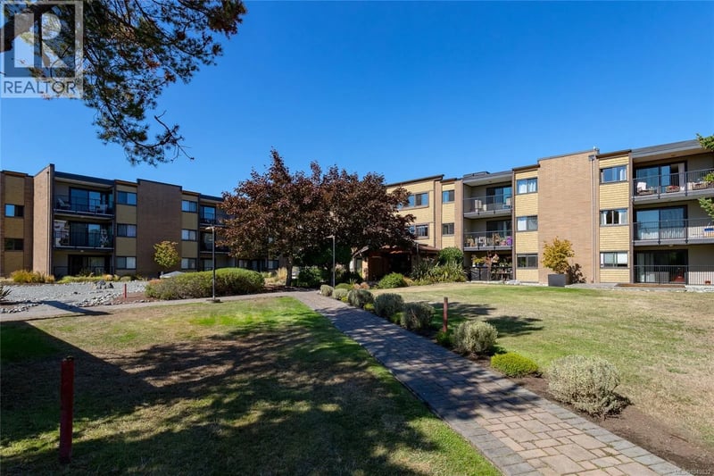 #113 1870 McKenzie Avenue, Saanich, British Columbia, V8N4X3, Saanich, British Columbia — photo 1 of 5