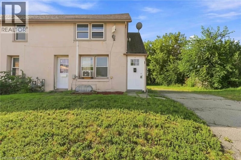 #1 301 CAMPBELL Street, Brantford, Ontario, N3S5B6, Brantford, Ontario — photo 1 of 5