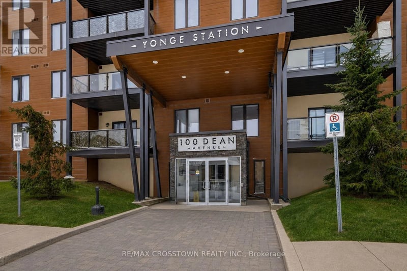 #105 100 Dean Avenue, Barrie (Painswick South), Ontario, L9J0H1, Barrie (Painswick South), Ontario — photo 1 of 5