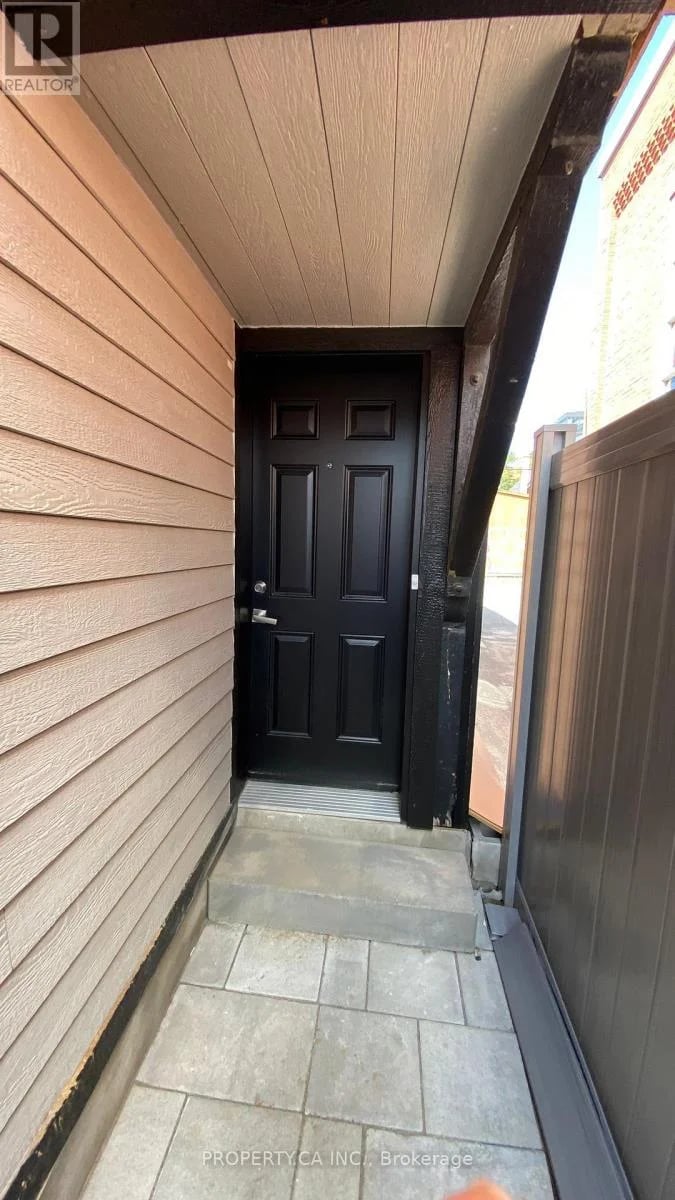 #B 395 Gladstone Avenue, Ottawa, Ontario, K2P0Y9, Ottawa, Ontario — photo 1 of 5