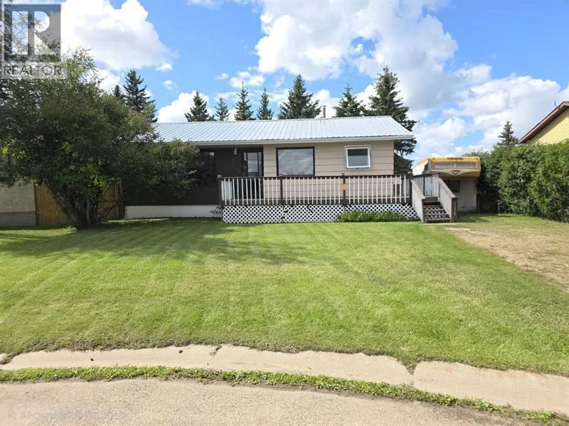 5402 53 Street, Berwyn, Alberta, T0H0E0, Berwyn, Alberta — photo 1 of 5