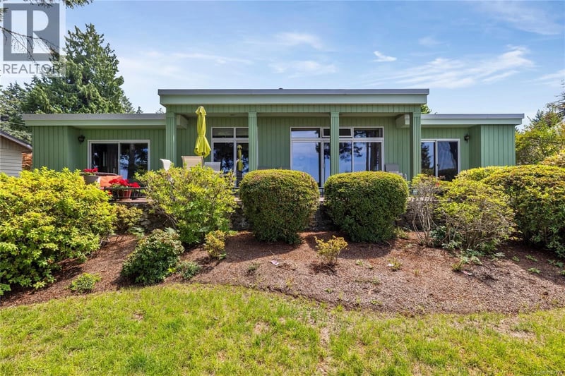 489 Bayview Terrace, Qualicum Beach, British Columbia, V9K1G3, Qualicum Beach, British Columbia — photo 1 of 5