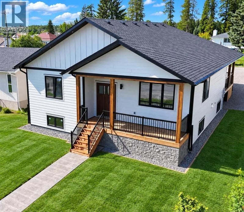 4920 10 Avenue, Edson, Alberta, T7E1E6, Edson, Alberta — photo 1 of 5