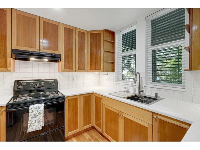 #211 15350 16A Avenue, Surrey, British Columbia, V4A1S9, Surrey, British Columbia — photo 1 of 5