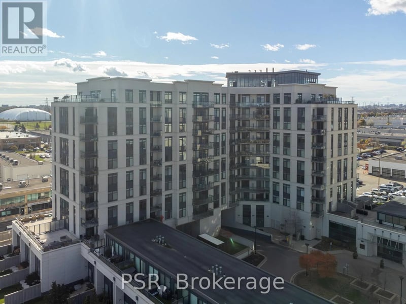#715 24 Woodstream Boulevard, Vaughan (Vaughan Grove), Ontario, L4L8C4, Vaughan (Vaughan Grove), Ontario — photo 1 of 5