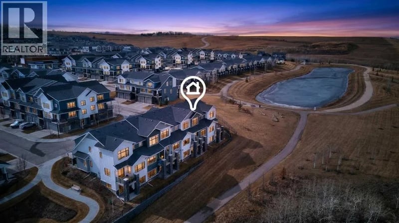 116 Crestridge Common Southwest, Calgary, Alberta, T3B6J5, Calgary, Alberta — photo 1 of 5
