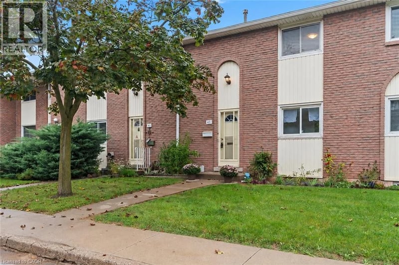 #43 151 GATESHEAD Crescent, Stoney Creek, Ontario, L8G3W1, Stoney Creek, Ontario — photo 1 of 5
