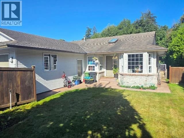 4865 HARVIE AVE, Powell River, British Columbia, V8A5R6, Powell River, British Columbia — photo 1 of 5
