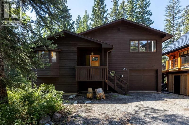 14 Pinewood Crescent, Canmore, Alberta, T1W1P8, Canmore, Alberta — photo 1 of 5
