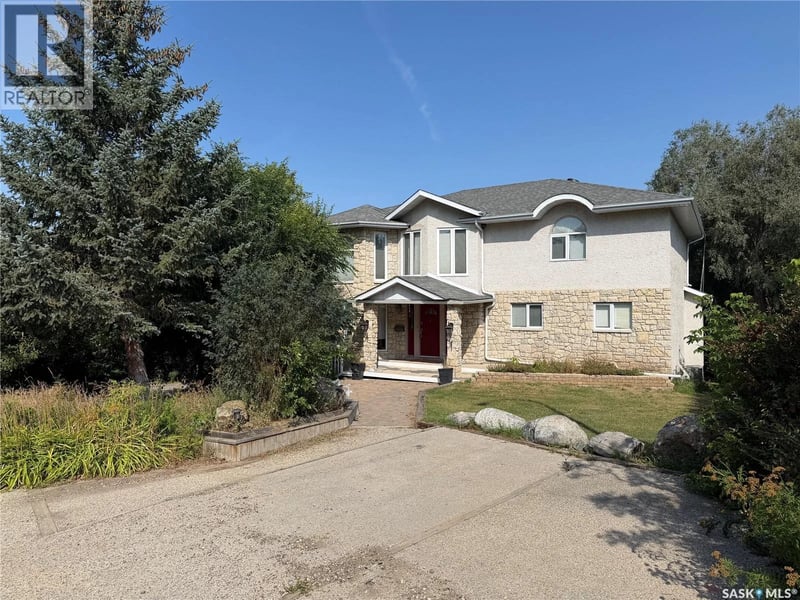 10 Meadow BAY, Lumsden, Saskatchewan, S0G3C0, Lumsden, Saskatchewan — photo 1 of 5