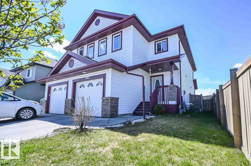 11425 14 AV SW, Edmonton, Alberta, T6W0N4, Edmonton, Alberta — photo 1 of 5
