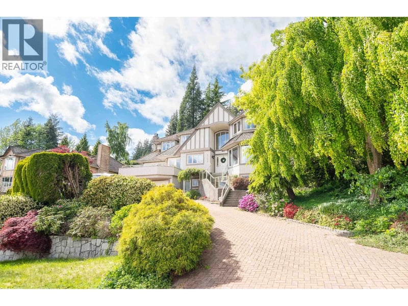4153 QUARRY Court, North Vancouver, British Columbia, V7K3C3, North Vancouver, British Columbia — photo 1 of 5