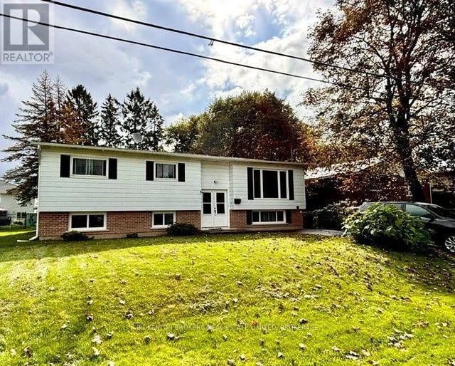 355 Oak Street, Gananoque, Ontario, K7G2R7, Gananoque, Ontario — photo 1 of 5