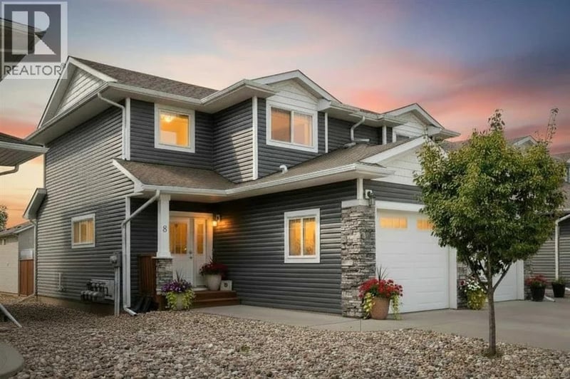 8 Sullivan Close, Red Deer, Alberta, T4R0P9, Red Deer, Alberta — photo 1 of 5