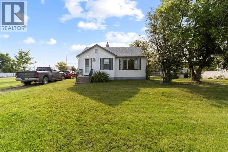 1019 Main Street, Ohaton, Alberta, T0B3P0, Ohaton, Alberta — photo 1 of 5