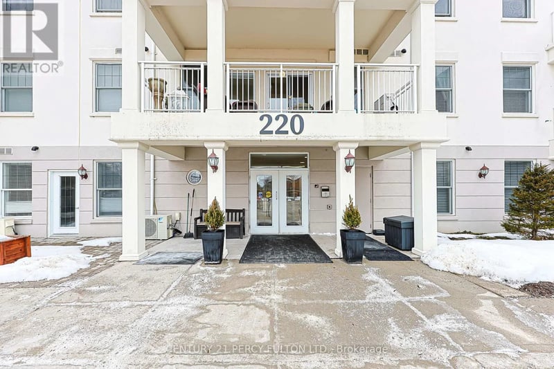 #211 220 Main Street North, Uxbridge, Ontario, L9P0B6, Uxbridge, Ontario — photo 1 of 5