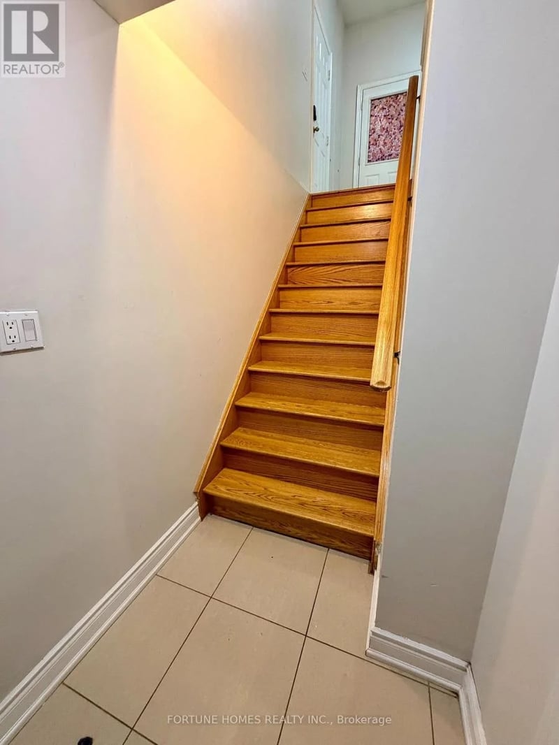 9 Paddington Road, Brampton (Bram East), Ontario, L6P2B3, Brampton (Bram East), Ontario — photo 1 of 5