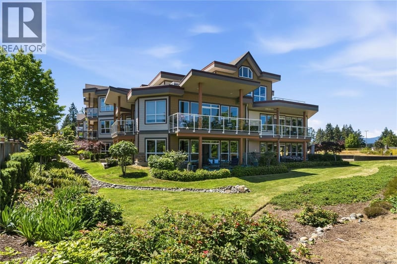 #302 439 College Road, Qualicum Beach, British Columbia, V9K0B2, Qualicum Beach, British Columbia — photo 1 of 5