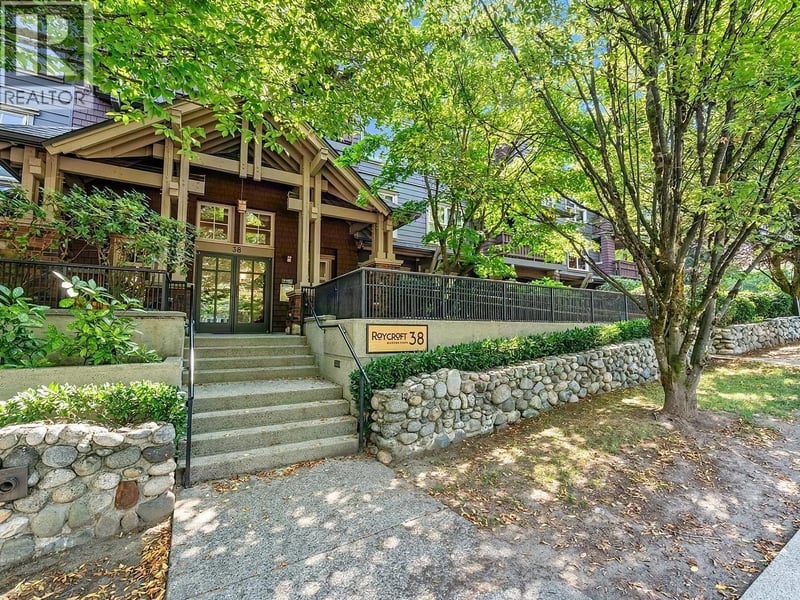 #308 38 SEVENTH Avenue, New Westminster, British Columbia, V3L5W2, New Westminster, British Columbia — photo 1 of 5