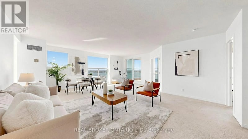 #2108 99 Harbour Square, Toronto (Waterfront Communities), Ontario, M5J2H2, Toronto (Waterfront Communities), Ontario — photo 1 of 5