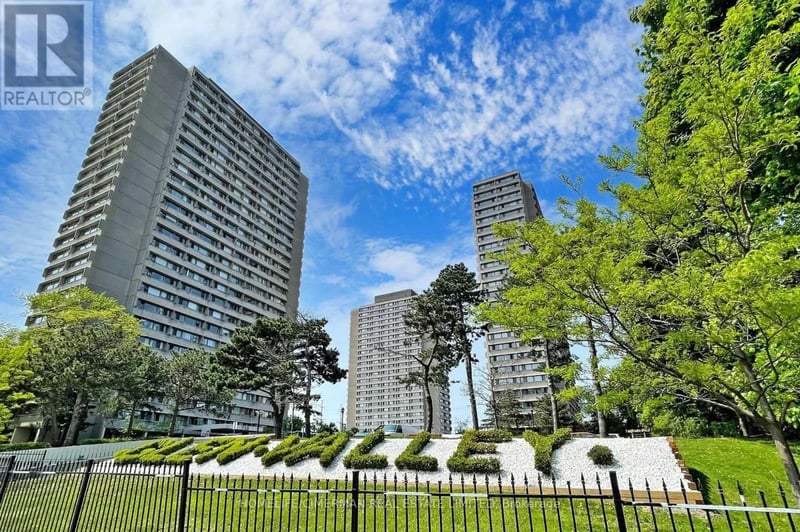 #706 735 Don Mills Road, Toronto (Flemingdon Park), Ontario, M3C1S9, Toronto (Flemingdon Park), Ontario — photo 1 of 5