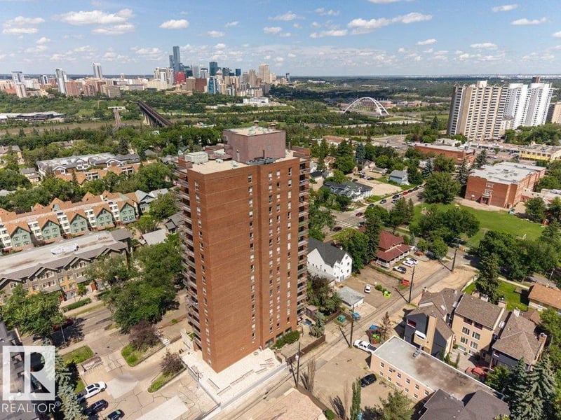 #804 11027 87 AV NW, Edmonton, Alberta, T6G2P9, Edmonton, Alberta — photo 1 of 5