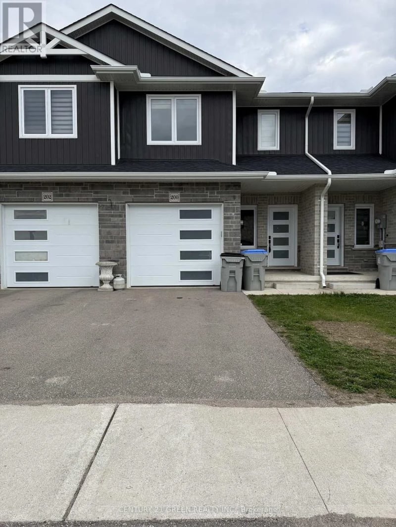 200 Hooper Street, St. Marys, Ontario, N4X0A8, St. Marys, Ontario — photo 1 of 5