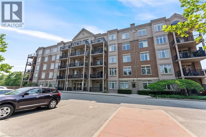 #401 396 PLAINS Road East, Burlington, Ontario, L7T2C8, Burlington, Ontario — photo 1 of 5