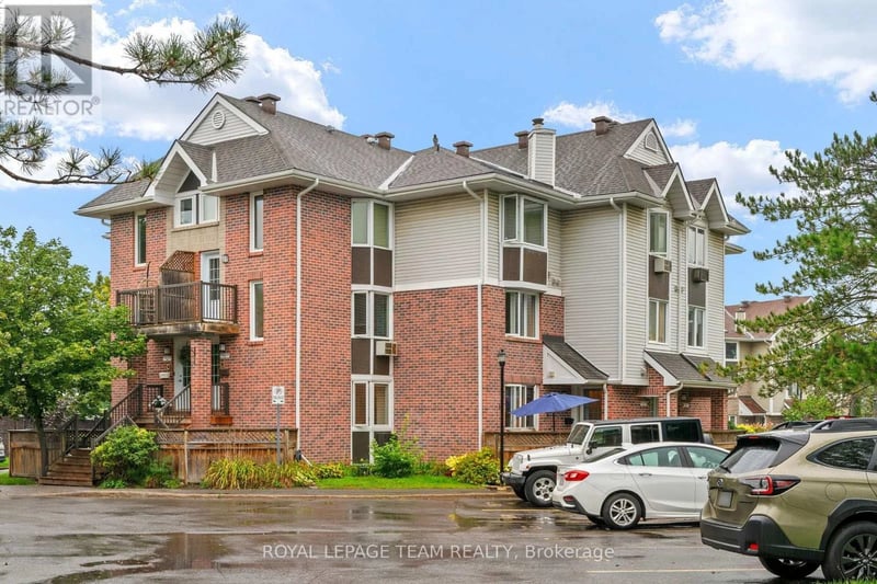 #12 12-2 Stonebank Crescent, Ottawa, Ontario, K2H9M4, Ottawa, Ontario — photo 1 of 5