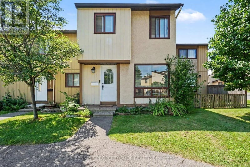 1439 Bethamy Lane, Ottawa, Ontario, K1J8P7, Ottawa, Ontario — photo 1 of 5