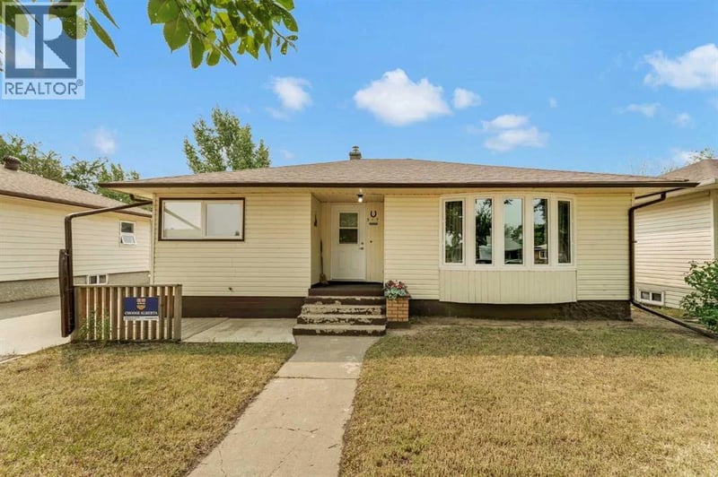 317 3 Avenue East, Bow Island, Alberta, T0K0G0, Bow Island, Alberta — photo 1 of 5