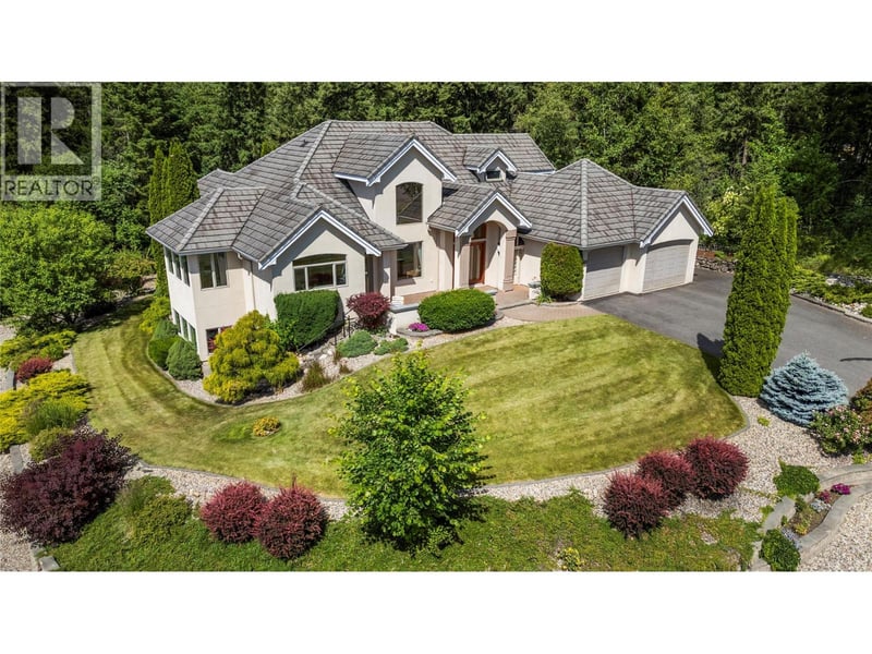1821 50 Avenue Northeast, Salmon Arm, British Columbia, V1E2X3, Salmon Arm, British Columbia — photo 1 of 5