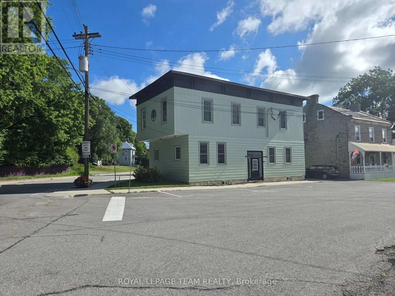 106 Renfrew Street South, Mississippi Mills, Ontario, K0A2X0, Mississippi Mills, Ontario — photo 1 of 5