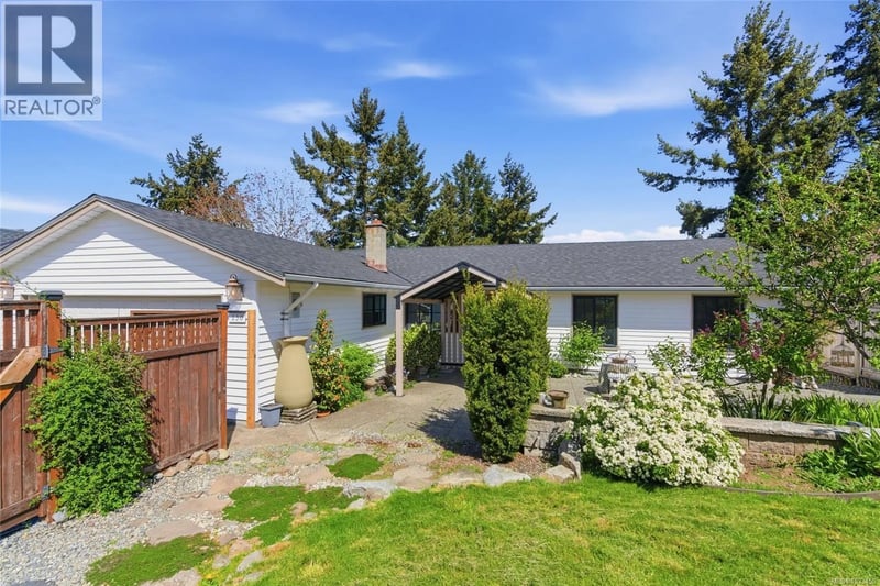 130 Heritage Drive, Nanaimo, British Columbia, V9V1H8, Nanaimo, British Columbia — photo 1 of 5
