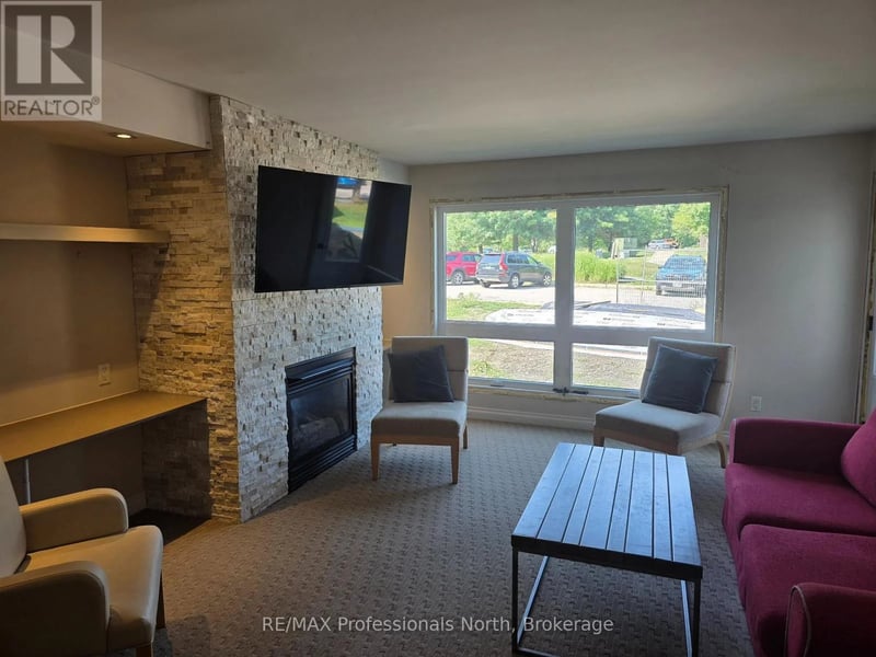 #53-108 1235 Deerhurst Drive, Huntsville (Chaffey), Ontario, P1H2E8, Huntsville (Chaffey), Ontario — photo 1 of 5