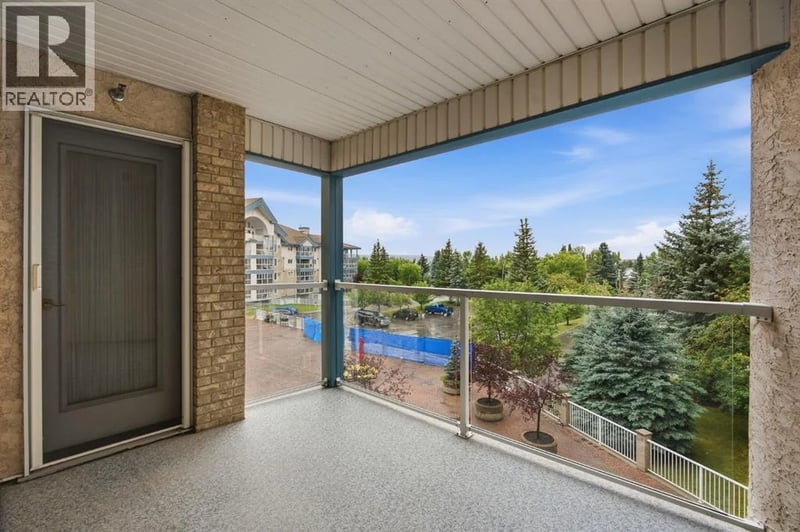 7239 Sierra Morena Boulevard Southwest, Calgary, Alberta, T3H3L7, Calgary, Alberta — photo 1 of 5