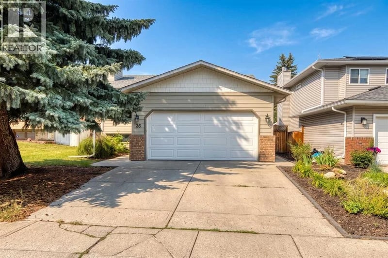 36 Shannon Circle Southwest, Calgary, Alberta, T2Y2K4, Calgary, Alberta — photo 1 of 5