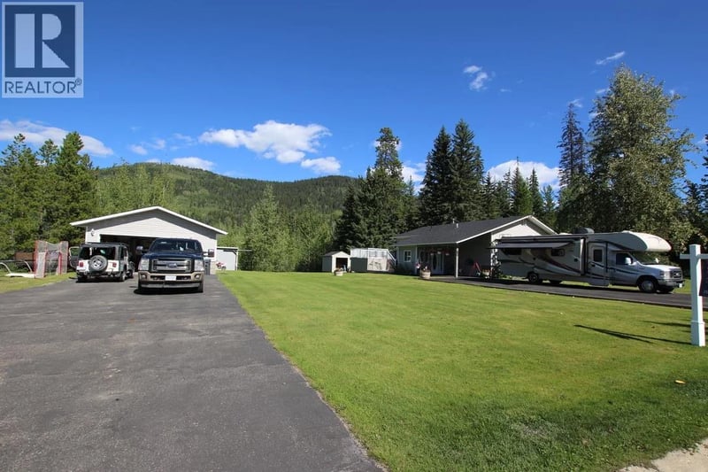 40/48 Kinuseo Place, Tumbler Ridge, British Columbia, V0C2W0, Tumbler Ridge, British Columbia — photo 1 of 5