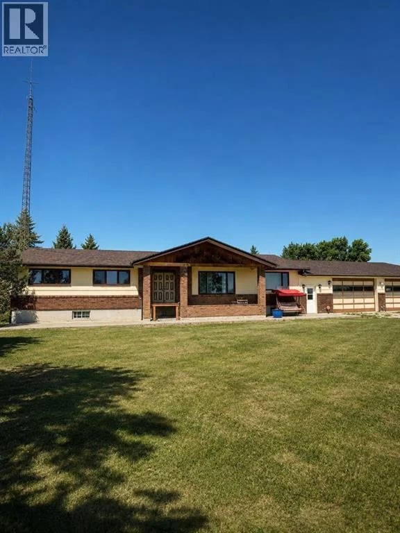 220075 54, Magrath, Alberta, T0K1J0, Magrath, Alberta — photo 1 of 5