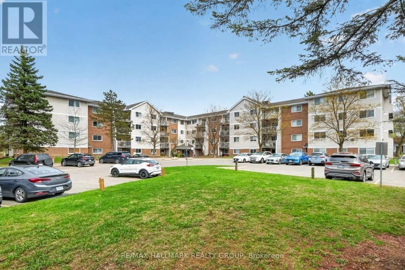 #102 280 Brittany Drive, Ottawa, Ontario, K1K4M4, Ottawa, Ontario — photo 1 of 5