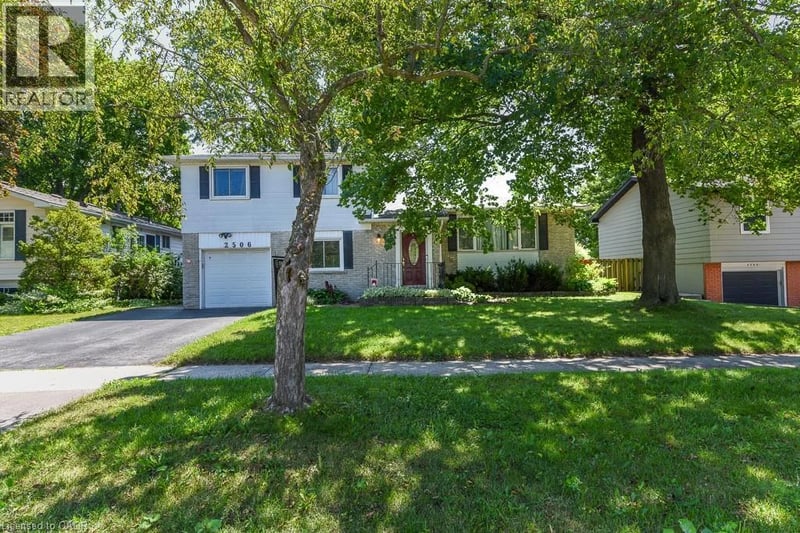 2506 BRIDGE Road, Oakville, Ontario, L6L2H2, Oakville, Ontario — photo 1 of 5