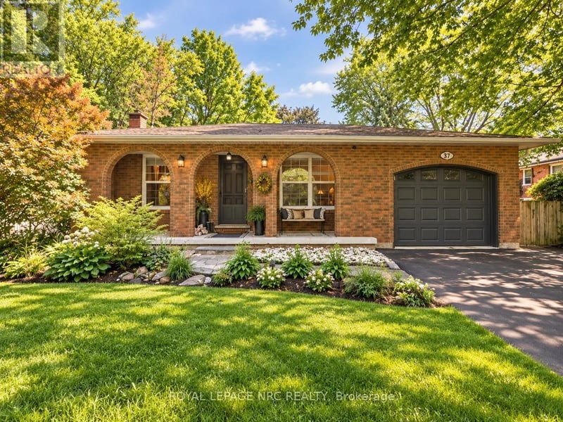 37 Spruceside Crescent, Pelham (Fonthill), Ontario, L3E0G1, Pelham (Fonthill), Ontario — photo 1 of 5