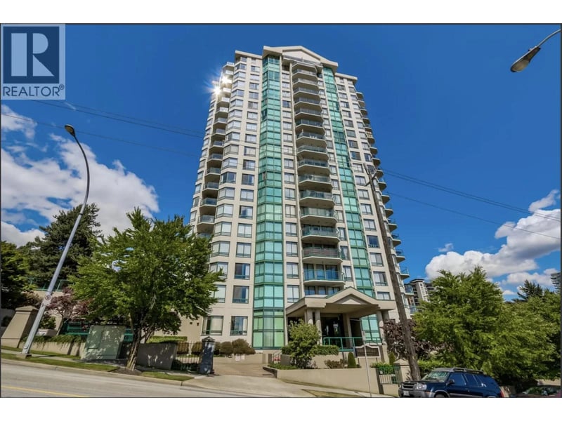 121 10TH Street, New Westminster, British Columbia, V3M3X7, New Westminster, British Columbia — photo 1 of 5
