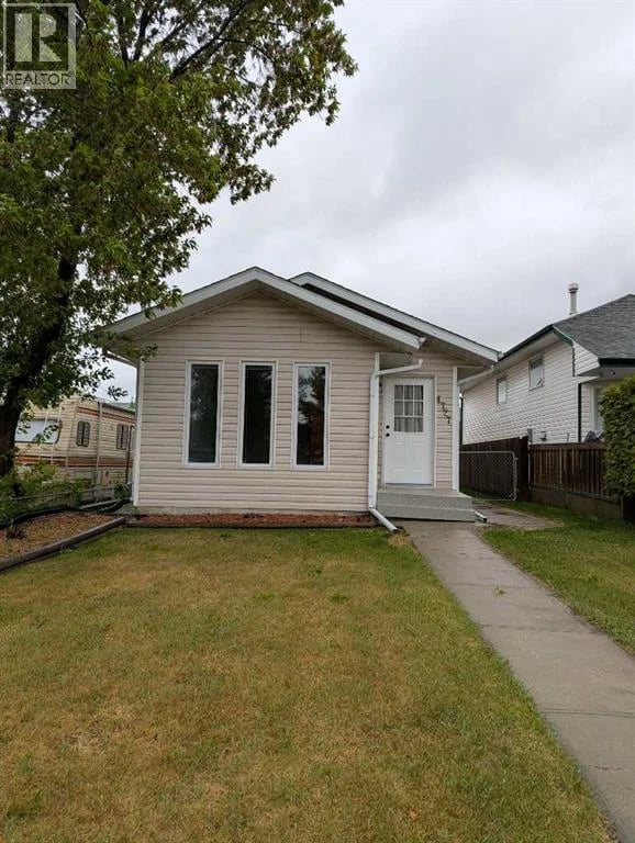 4727 44 Street, Sylvan Lake, Alberta, T4S1N5, Sylvan Lake, Alberta — photo 1 of 5