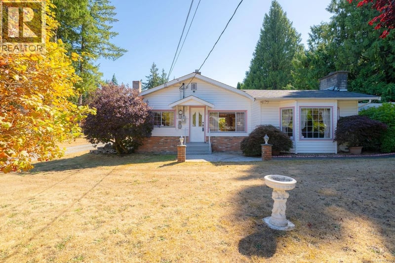 3910 Saltair Road, Ladysmith, British Columbia, V9G2A7, Ladysmith, British Columbia — photo 1 of 5