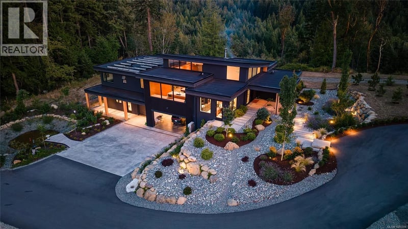 3300 Ferguson Road, Nanaimo, British Columbia, V9R6W8, Nanaimo, British Columbia — photo 1 of 5