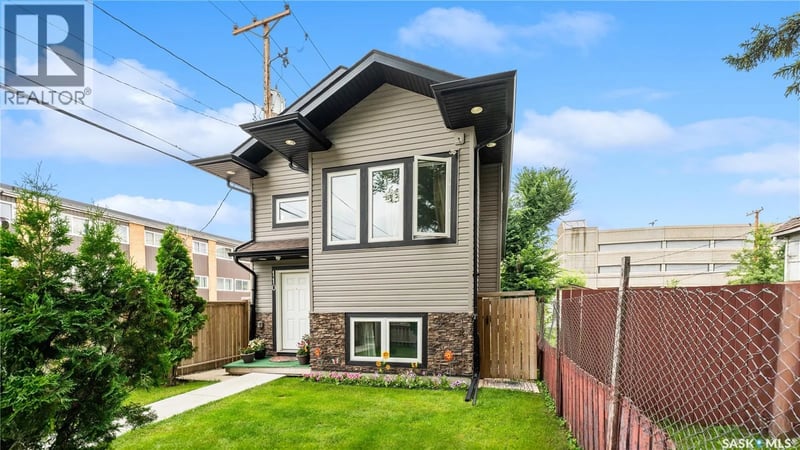 110 S AVENUE S, Saskatoon, Saskatchewan, S7M2Z6, Saskatoon, Saskatchewan — photo 1 of 5