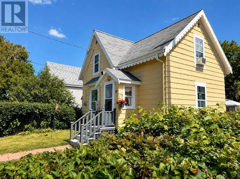 31 Russell Street, Summerside, Prince Edward Island, C1N2T4, Summerside, Prince Edward Island — photo 1 of 5