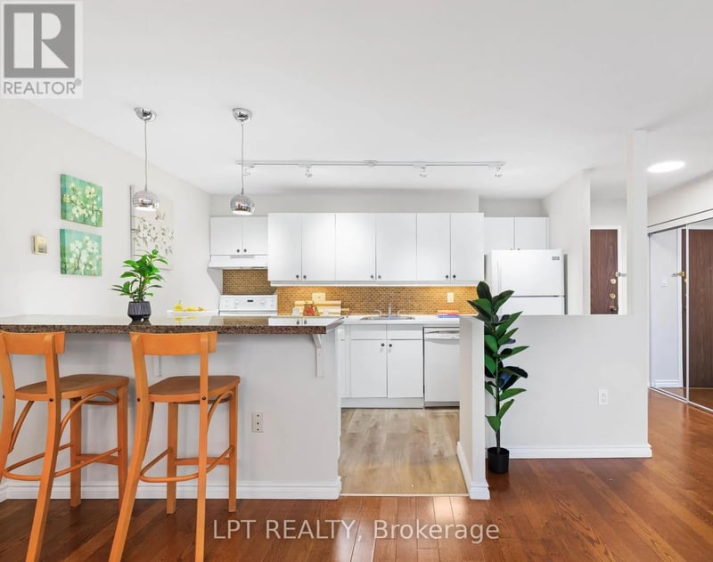 #1910 15 Torrance Road, Toronto (Eglinton East), Ontario, M1J3K2, Toronto (Eglinton East), Ontario — photo 1 of 5